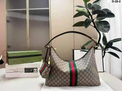 GUCCI

Size  40cm 

High quality
115 dhs🇦🇪🇦🇪🇦🇪

Zain04
♥️♥️♥️