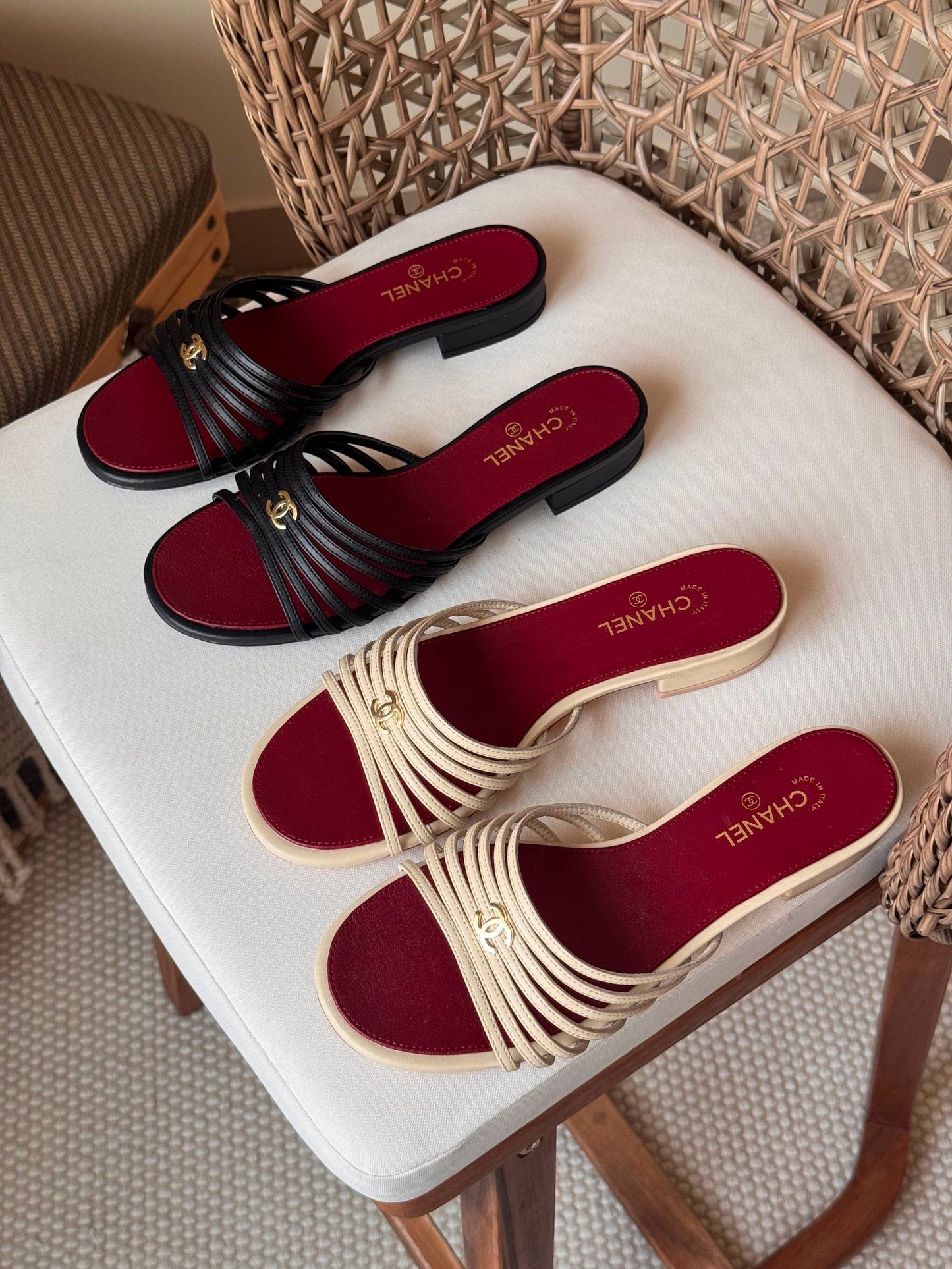 CHANEL 
✨ New Collection
👠 36–41
💎 Premium Quality
🔥 Super Master
450 dhs✅

Zain198
♥️♥️♥️