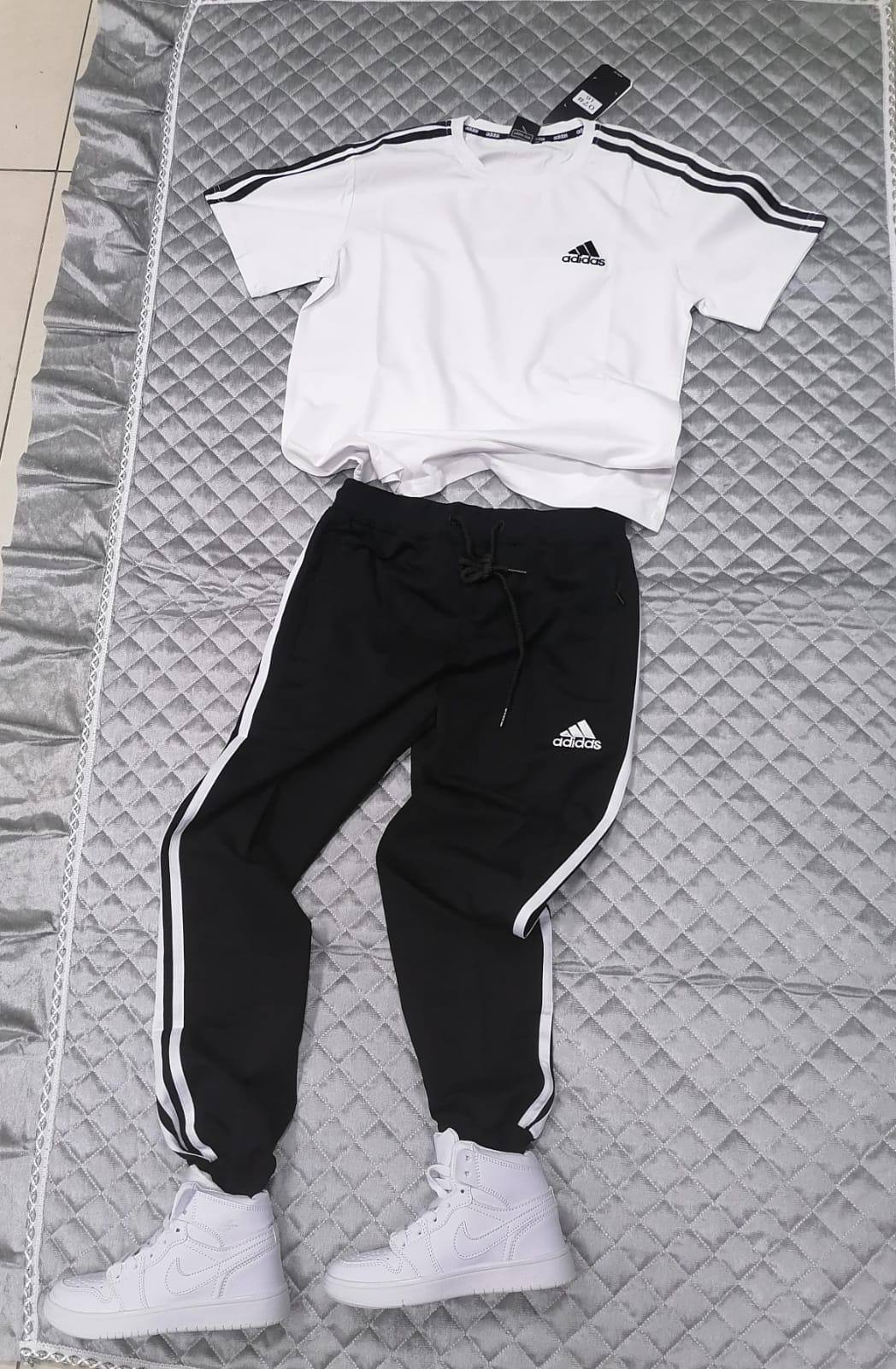 Kids tracksuit 

8 10 12 14 16 size 

75 dhs🇦🇪🇦🇪

Zain27
♥️♥️♥️