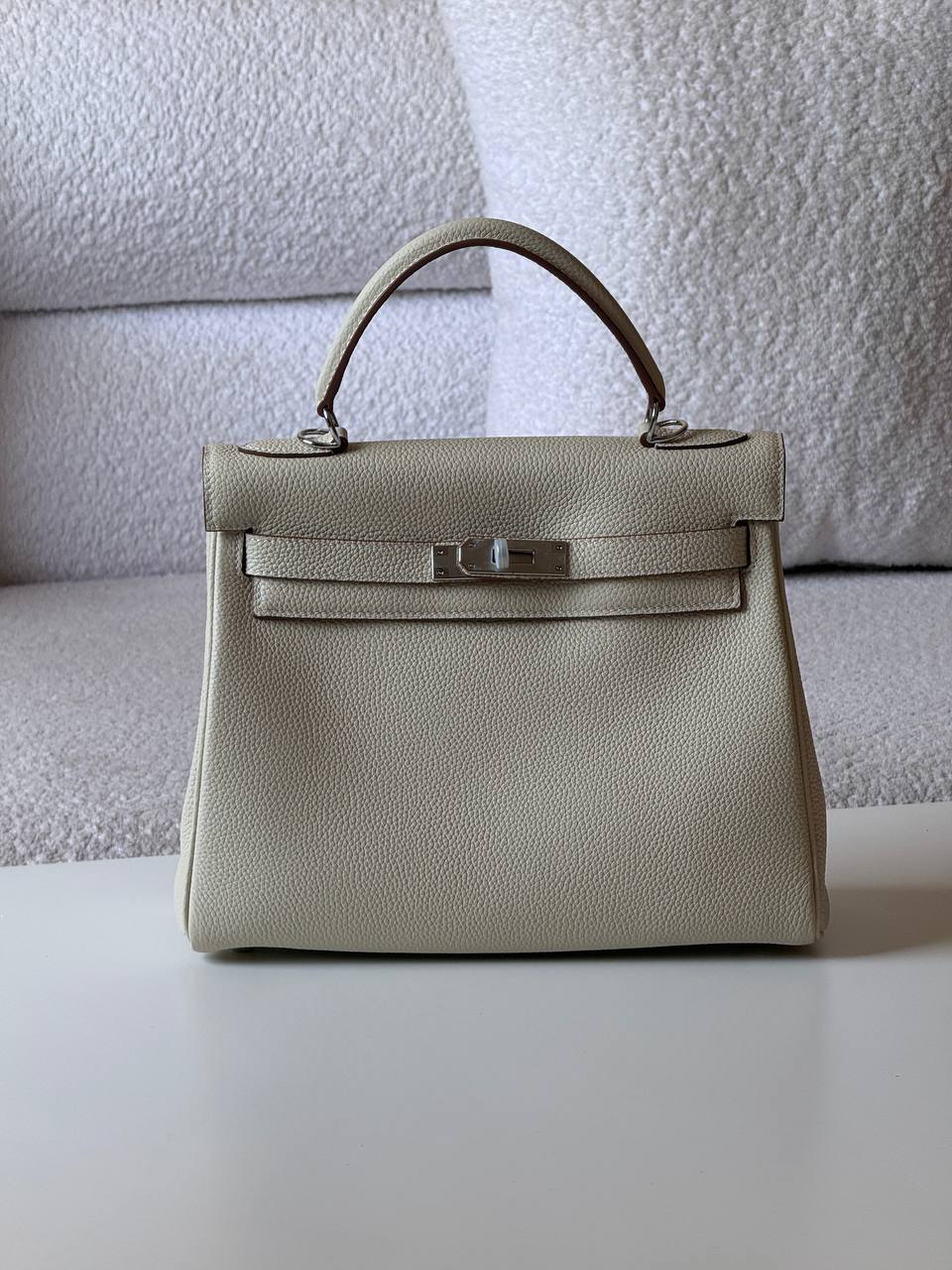 Hermes
kelly 28cm💥Master quality ✅with box📦
470 dhs✅

Zain52
♥️♥️♥️
