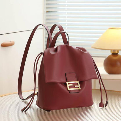 Fendi
95 dhs🇦🇪🇦🇪 
high quality  26cm

Zain26
♥️♥️♥️