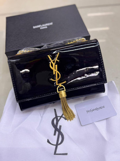 🌿 Ysl Kate
1️⃣ Frist quality +🎁
Size : 22 * 14 cm
90 dhs❣️
with box 🎁

Zain115
♥️♥️♥️