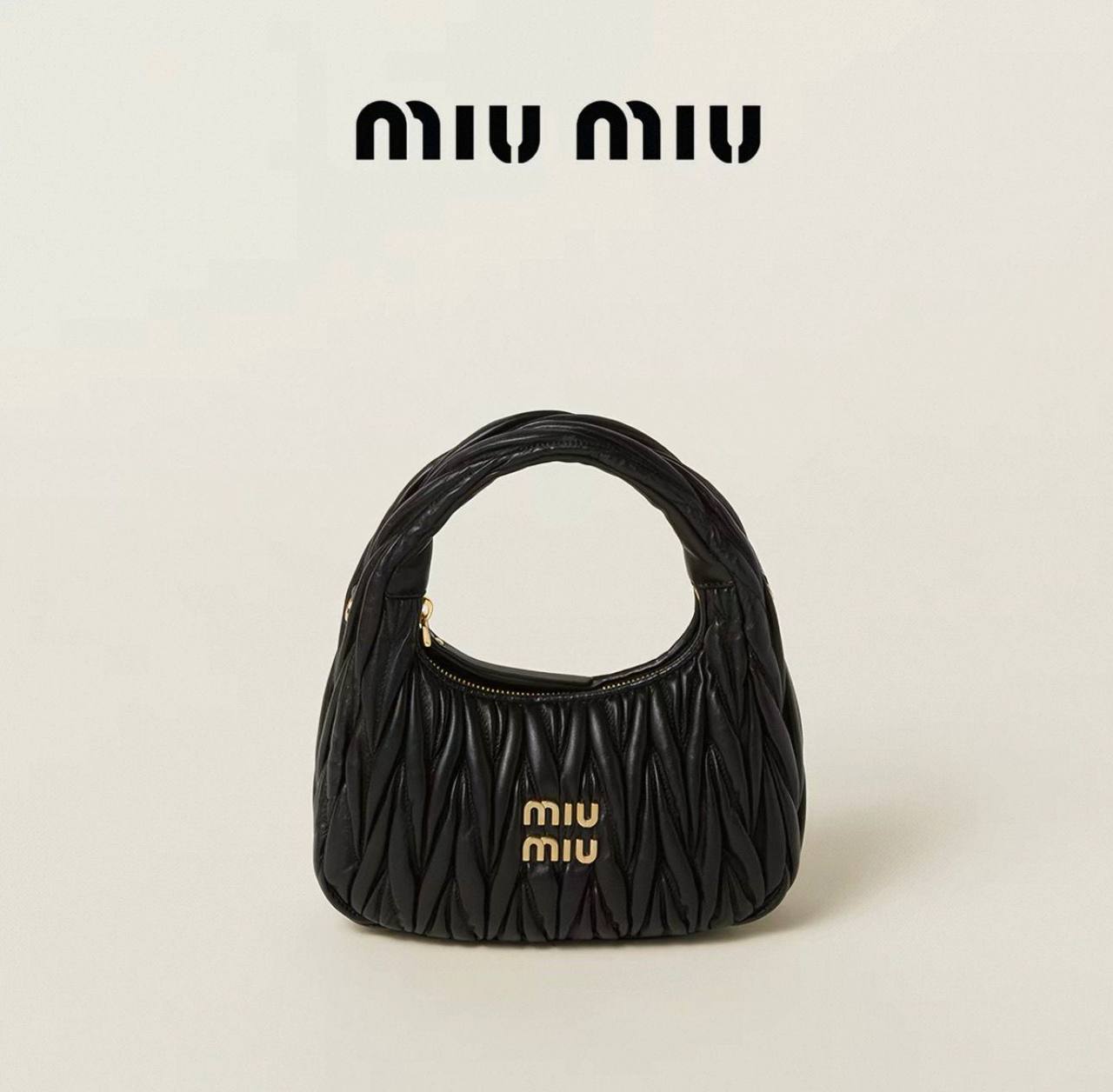 Miu Miu
95 dhs✅
size：20cm
High-quality 

with box
🎁🎁🎁

Zain35
♥️♥️♥️