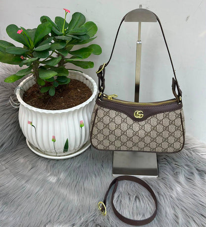 GUCCI
SIZE 24 CM    

90 dhs🇦🇪🇦🇪
Withbox

Zain244
♥️♥️♥️