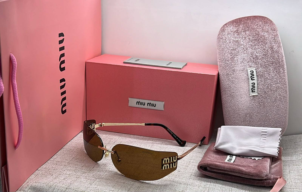 Miu miu

90 dhs🇦🇪🇦🇪

Zain182
♥️♥️♥️