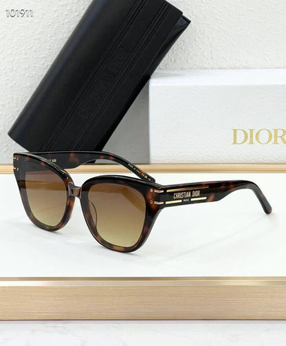 *NEW COLLECTION*

*SUNGLASSES WOMEN*

*MASTER QUALITY*

260 dhs🪙🌨️

Zain202
♥️♥️♥️