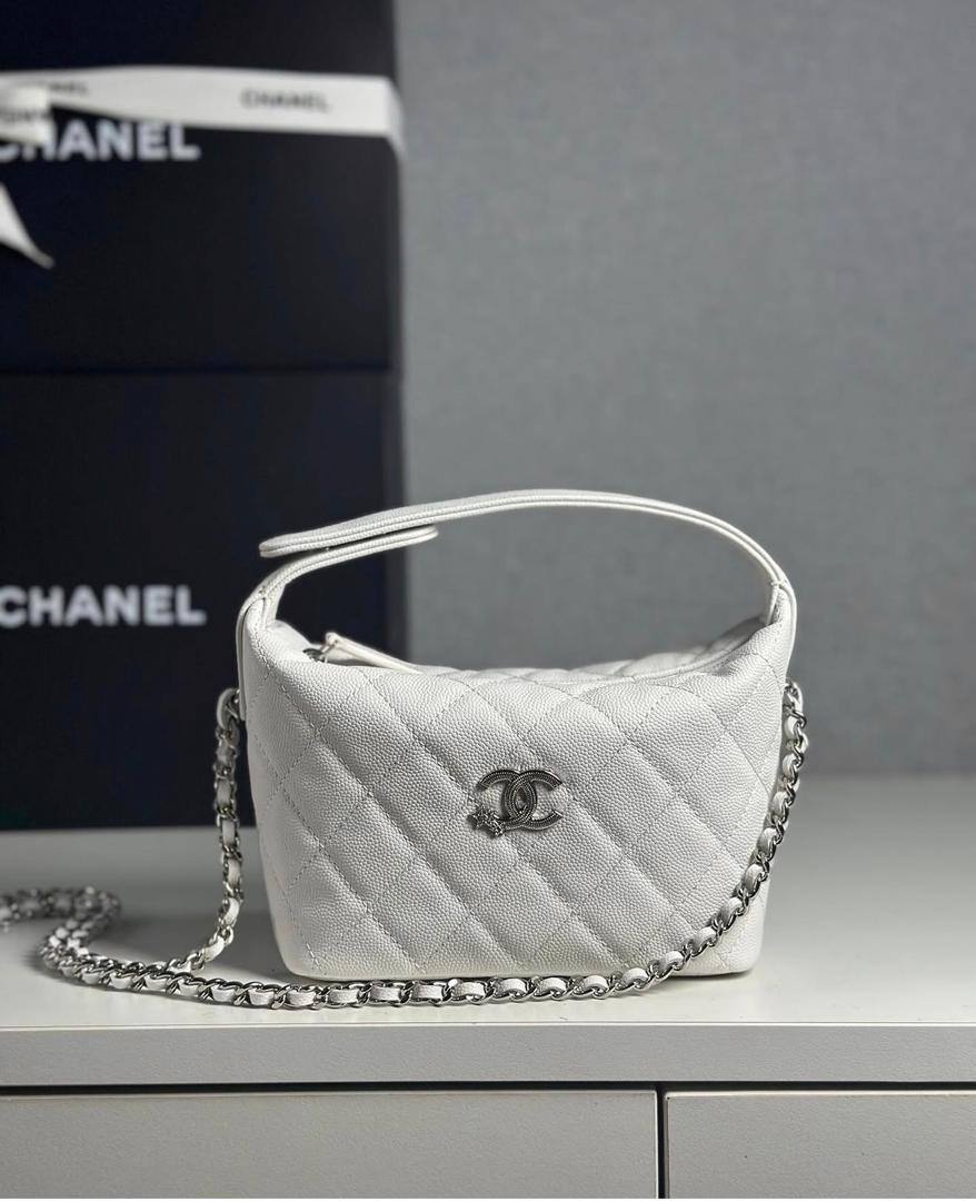 Chanel

95 dhs❤️

with box
🎁🎁🎁

size 21cm

Zain26
♥️♥️♥️