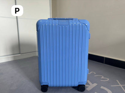 Rimowa Essential 
Travel Bags
master quality 
450 dhs✅

Zain295
♥️♥️♥️