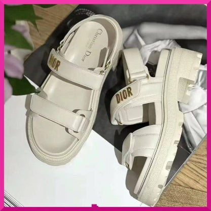 DIOR 
☘️ *SIZE  36  to 41 ☘️                                                                                                       
260 dhs💓

Zain224
♥️♥️♥️