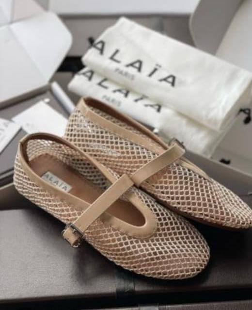 ALAIA BALLERINA SHOES
SIZE 36-37-38-39-40-41
105 dhs🪙💕

Zain86
♥️♥️♥️