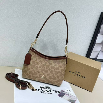 COACH 
20cm

90 dhs🪙

with box
🎁🎁🎁

Zain44
Zain254
♥️♥️♥️