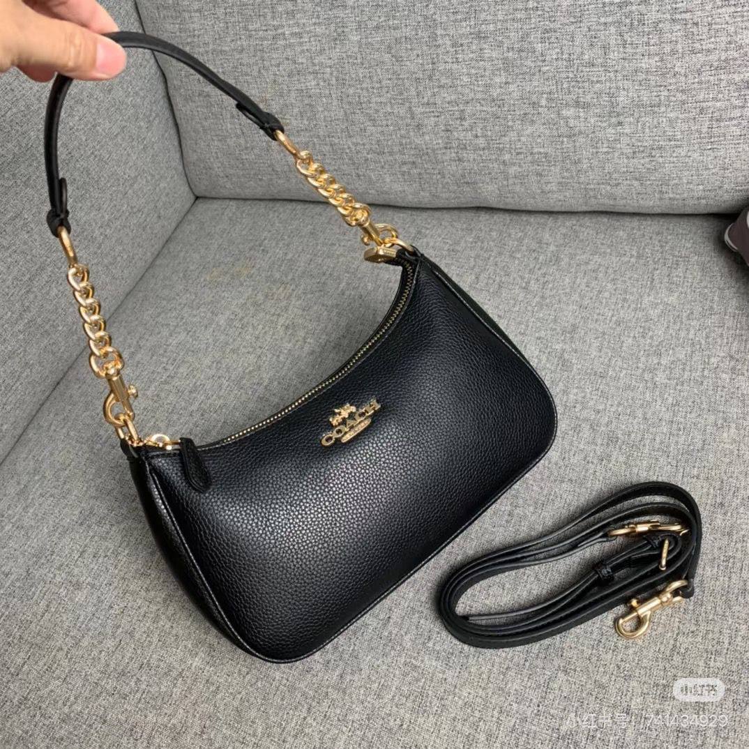Coach  
24cm  
with box  
🎁🎁🎁

90 dhs🇦🇪

Zain114
♥️♥️♥️