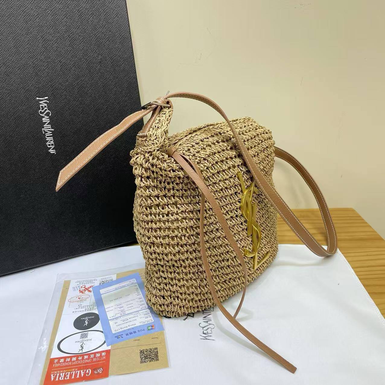 YSL
30*26*13cm
With box 
110 dhs💓

Zain17
♥️♥️♥️