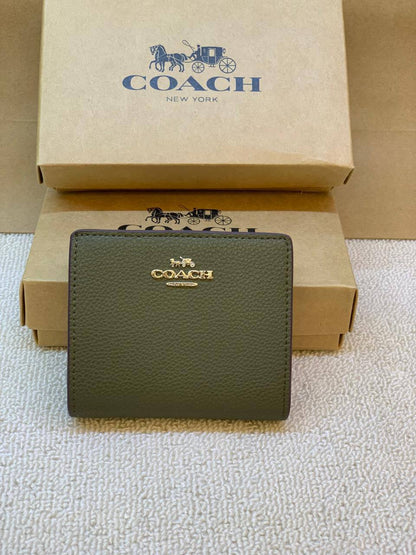 Coach 
Wallets Master
125 dhs💓

Zain248
♥️♥️♥️
