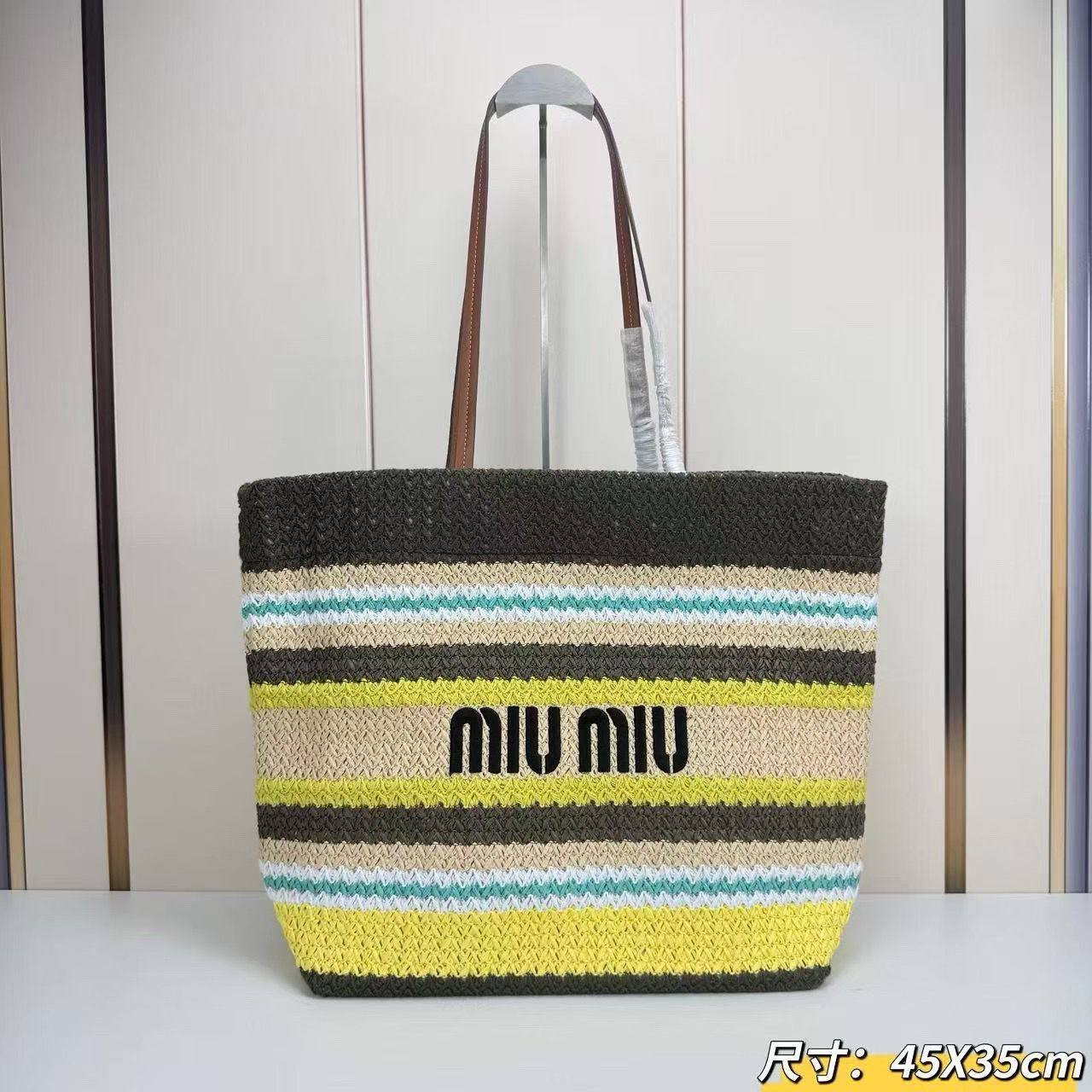Miu Miu
300 dhs✅
Master🌺🌺

Zain153
♥️♥️♥️