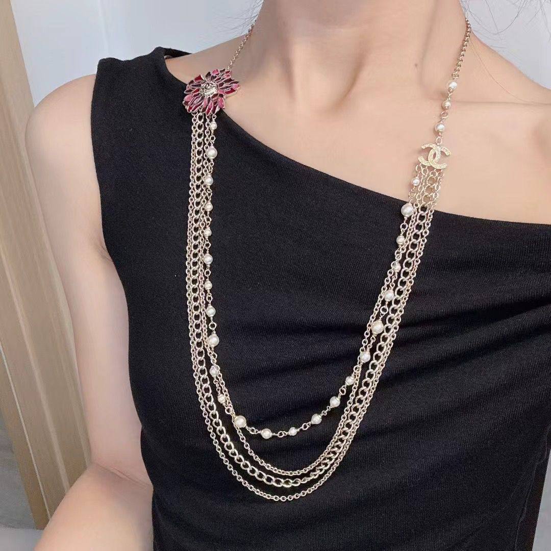 Necklace /// Belt
140 dhs🪙💕
With Box And Paper Bag
🎁🎁🎁

Zain89
♥️♥️♥️