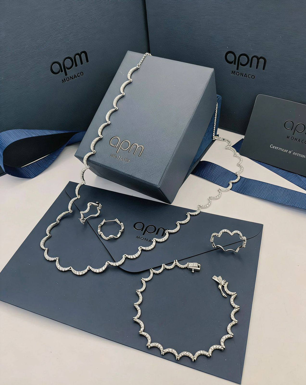 APM 
SET 💫✨
NECKLACE BRACELET EARRINGS RING 
280 dhs🇦🇪🇦🇪

WITH BOX AND PAPER BAG🛍️🎁

Zain89
♥️♥️♥️