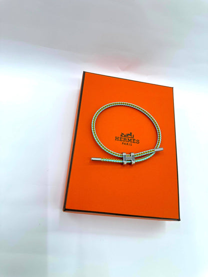 Hermes
Good quality 
Bracelet 
With black boxes
20 dhs🇦🇪🇦🇪

With normal boxes and 
Paper bag
30 dhs🇦🇪🇦🇪

With original boxes
40 dhs🇦🇪🇦🇪

Zain216
♥️♥️♥️