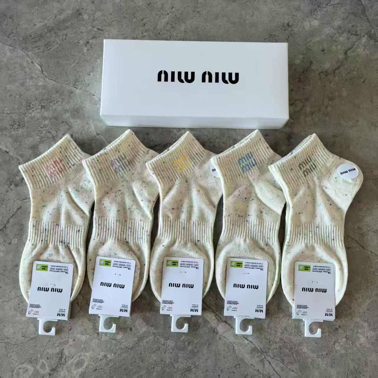 SUCKS 
35 dhs🪙🌨️
with box 
🎁🎁🎁

5in1

Zain90
♥️♥️♥️