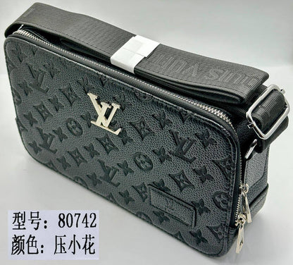 Bags
80 dhs✅

Zain182
♥️♥️♥️