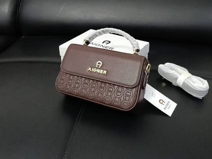 MK
Aigner
90 dhs🇦🇪🇦🇪
size 20cm
with box

Zain26
♥️♥️♥️