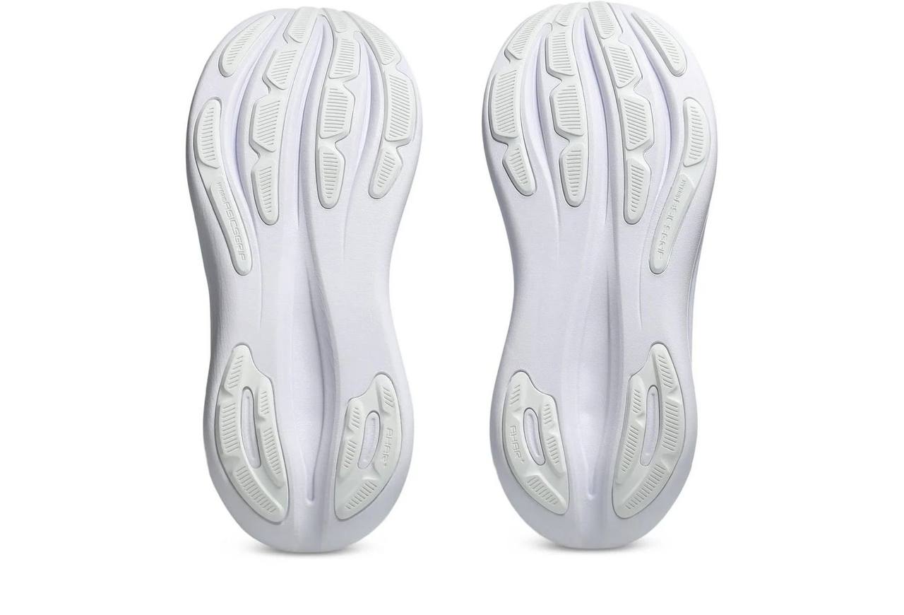 Asics Gel-Nimbus 28 white. 
36-45 AVAILABLE 
190 dhs✅

Zain242
♥️♥️♥️
