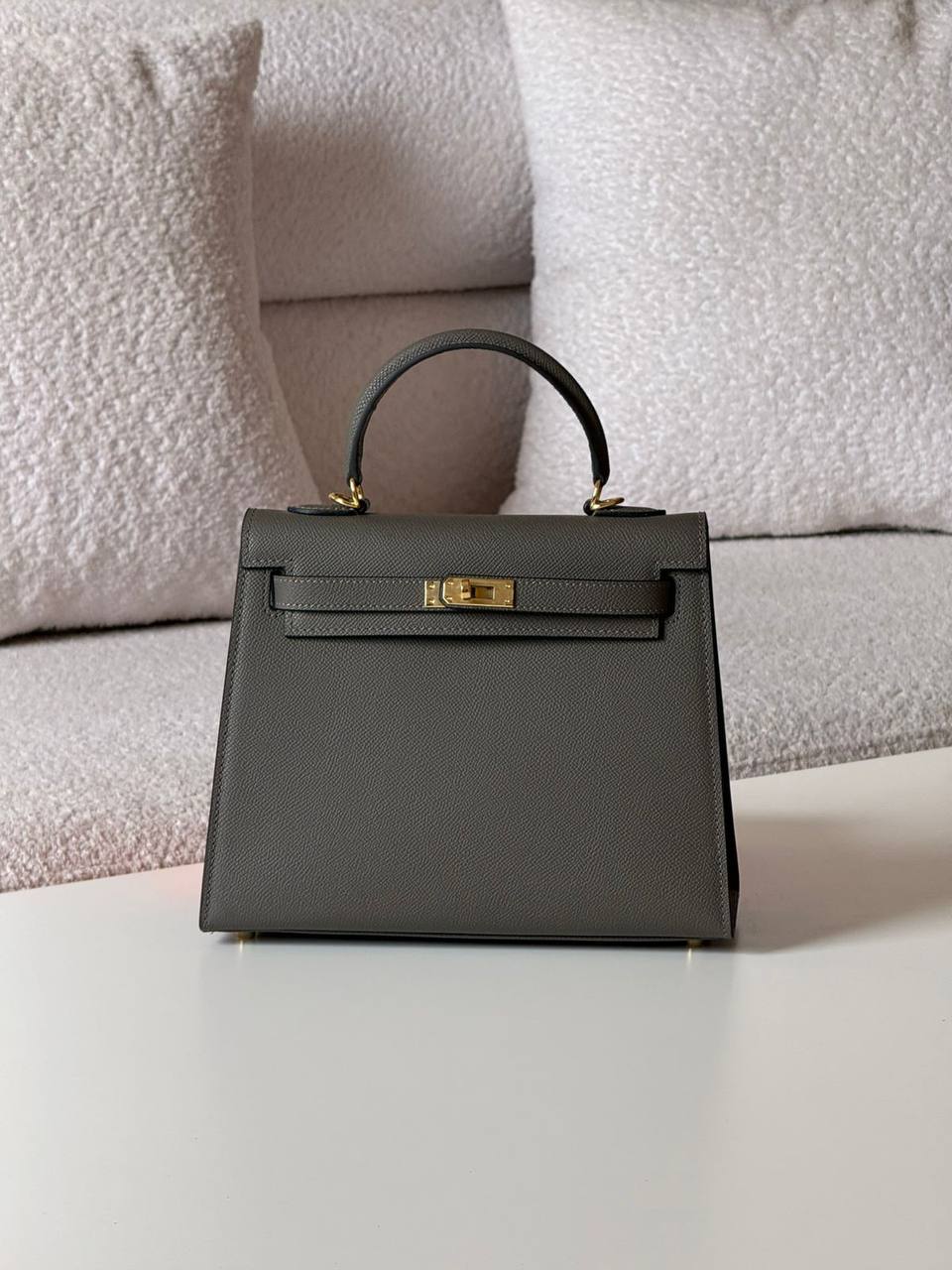 Hermes
kelly 25cm💥Master quality ✅with box📦
380 dhs✅

Zain51
♥️♥️♥️