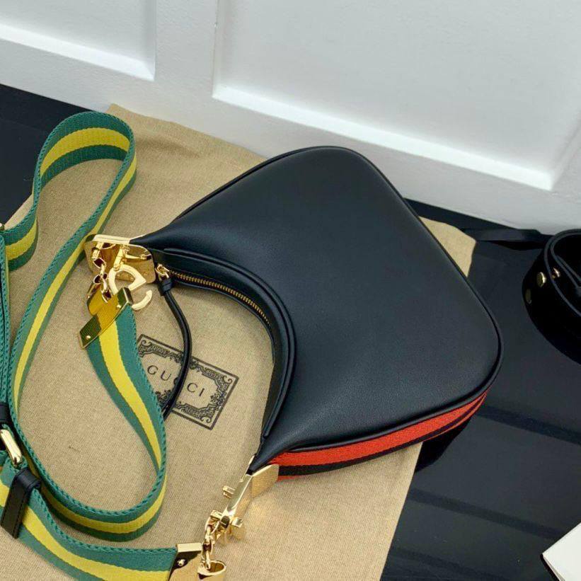 Gucci

24*18*4cm

With box
🎁🎁🎁

110 dhs✅

Zain17
♥️♥️♥️