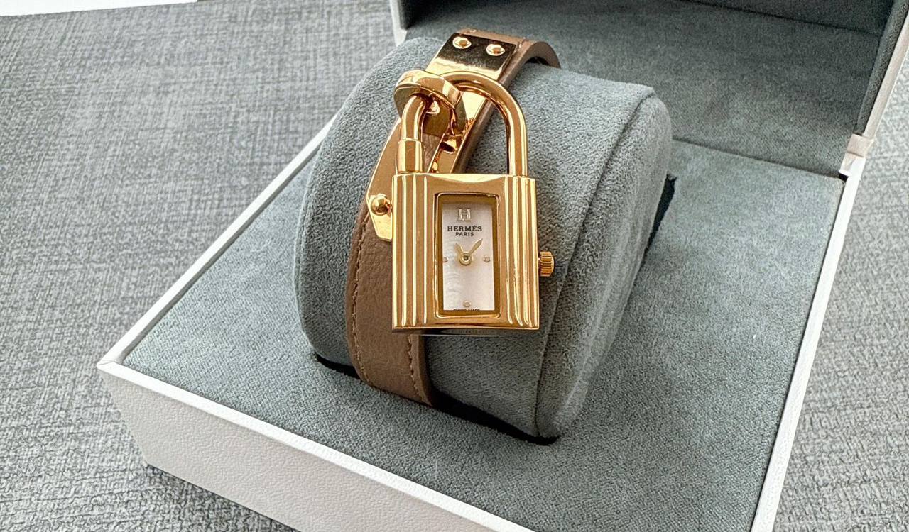 Aigner
Ladies watches
65 dhs🪙

Zain45
♥️♥️♥️