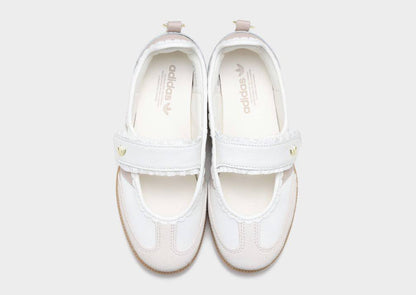 Adidas Samba Jane white and gum 
New Arrivals 🤩
36-41 Available 
190 dhs🇦🇪🇦🇪

Zain242
♥️♥️♥️