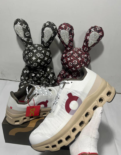 On Cloudmonster Void Year of the Horse 🐴 
NEW ARRIVALS 😇
36-45 AVAILABLE 🤩
220 dhs✅

Zain242
♥️♥️♥️