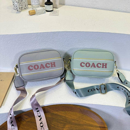 Coach
20*13*6.5cm
50 dhs✅

Zain17
♥️♥️♥️
