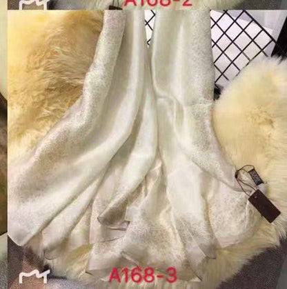 Silk scarf 
40 dhs🪙💕

Zain93
♥️♥️♥️