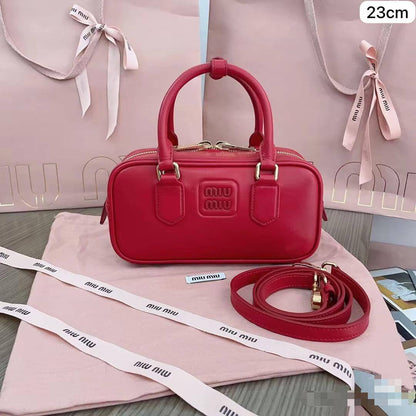 🌷 Miumiu
1⃣️ First quality +🎁
Size : 23 * 8 * 11 cm
85 dhs✅
with box🎁

Zain115
♥️♥️♥️