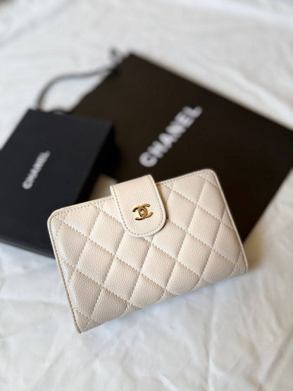 Chanel
💜*Super Master*💜
320 dhs✅

Zain275
♥️♥️♥️