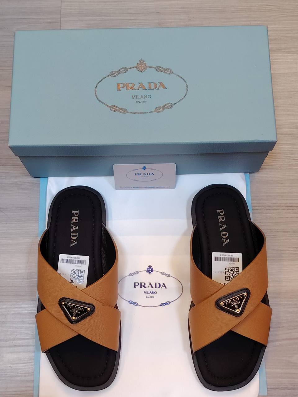 Prada Slipper, 
New Arrived 
Size 40To 45
110 dhs🪙🌨️

Zain120
♥️♥️♥️