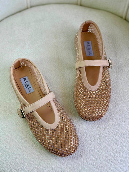 ALAIA
Super *AAA* *+* Quality 💯 
With original packing🎁🎁
SIZE:36and41
Available now
450 dhs✅

Zain309
♥️♥️♥️