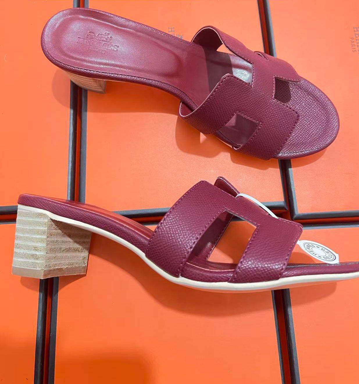 Hermes 
Size 36-41
100 dhs🪙🌨️

Zain145
♥️♥️♥️