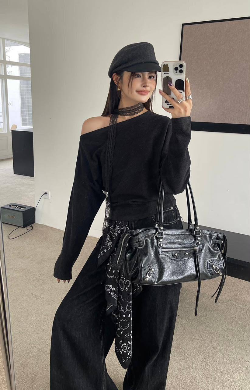 BALENCIAGA 
COPY ONE 
190 dhs🇦🇪🇦🇪

Zain295
♥️♥️♥️