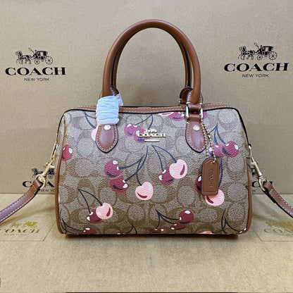 COACH 
HIGH QUALITY 
WITH BOX 
120 dhs💓
25cm

Zain39
♥️♥️♥️