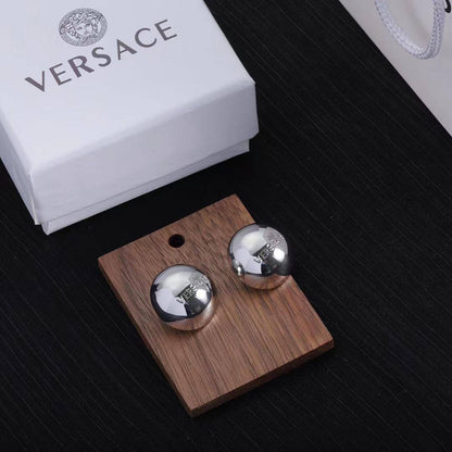 VERSACE
*OFFER*
  *_EARRINGS_*🔅

*MASTER QUALITY*

45 dhs❣️
      *Each*
*_WITH NORMAL BOX_*

Zain89
♥️♥️♥️