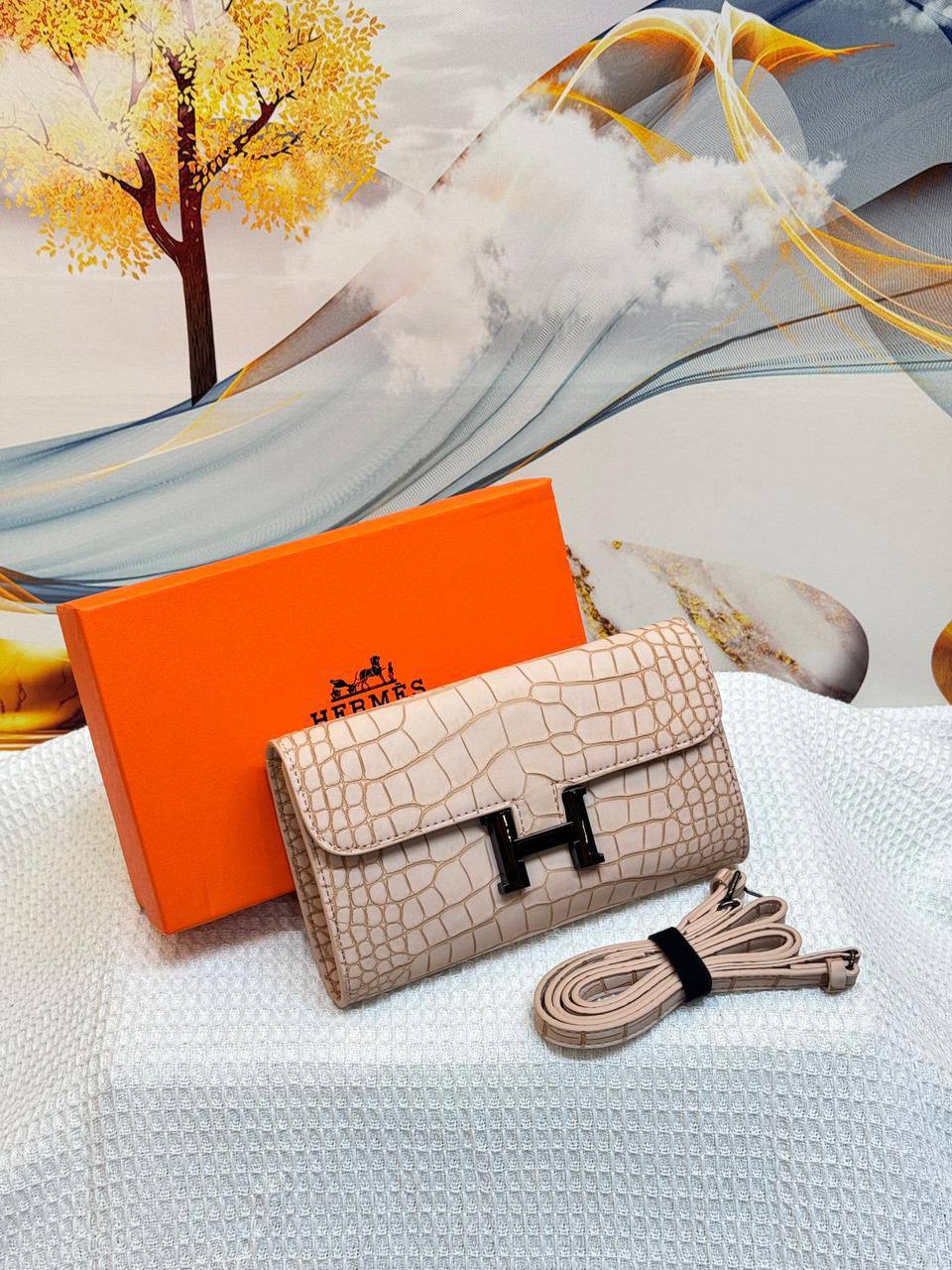 Hermes 
Best quality with box’s 🎁
90 dhs✅
size 20CM

Zain290
♥️♥️♥️