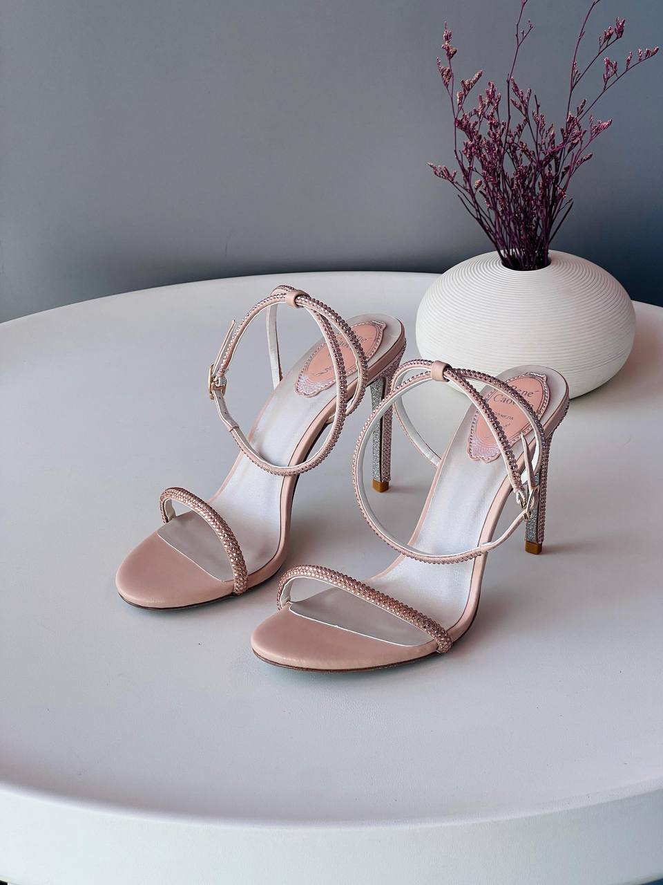 Rene caovilla 💛🤎🖤
Size 36-41*
Super master high quality_🪡
450 dhs💓

Zain176
♥️♥️♥️