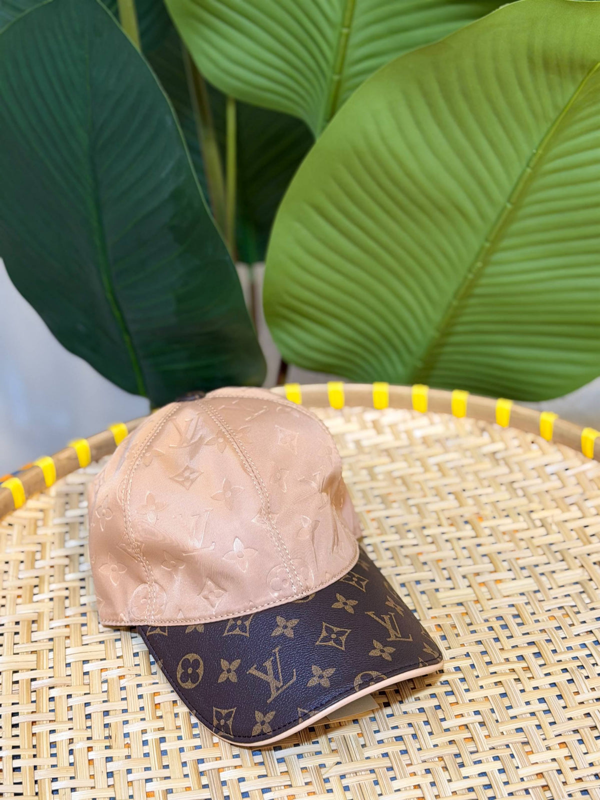 LV CAP

VVIP QUALITY

180 dhs🇦🇪🇦🇪

Zain281
♥️♥️♥️