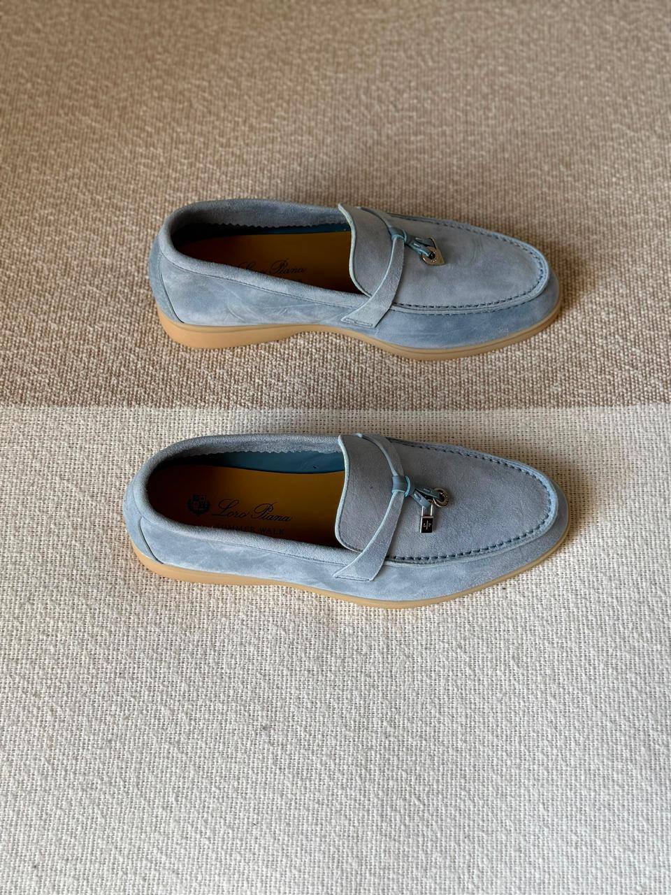 Loro Piana
Size 36 to 41
450 dhs✅

Zain288
♥️♥️♥️