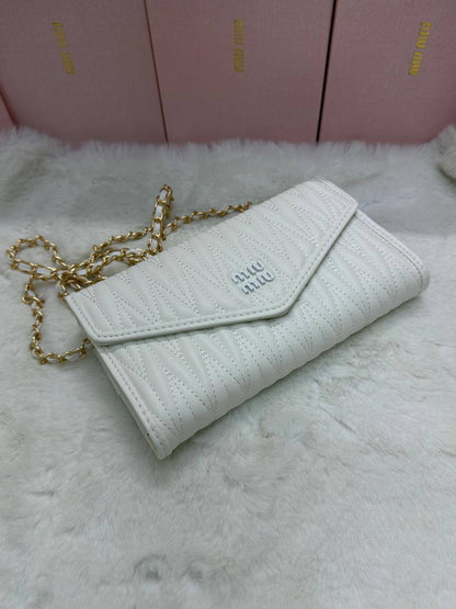 NEW CAME 
MIU MIU BAG
GOOD QUALITY 
45 dhs❣️

WITHBOX
🎁🎁🎁

SIZE- 20*12*3

Zain40
♥️♥️♥️