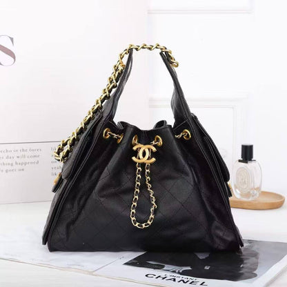CHANEL 
22cm
120 dhs✅

with box
🎁🎁🎁

Zain44
♥️♥️♥️