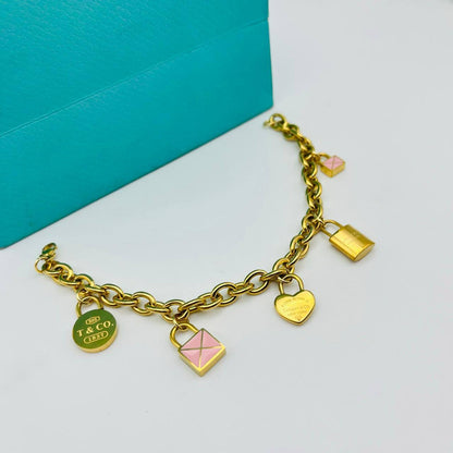 New arrival branded Stainless steel with 18k gold plated bracelet 
20 dhs✅ / pc without box 🎁

50 dhs✅pc with branded box 🎁and paperbag

Zain243
♥️♥️♥️