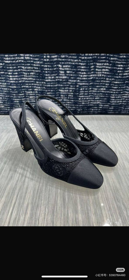 Chanel
Size 36-41
130 dhs✅

Zain145
♥️♥️♥️
