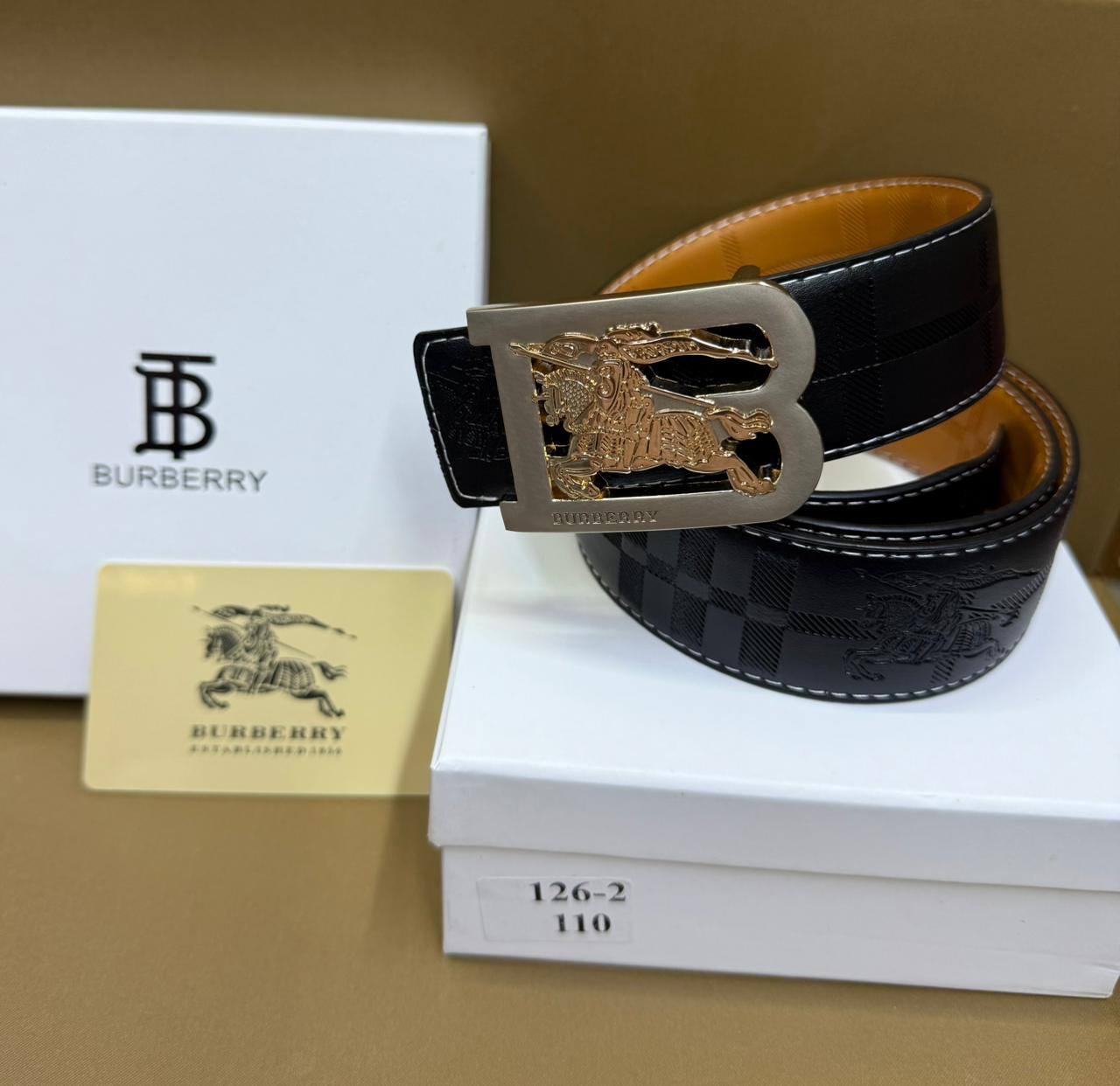 Loewe Belt

With box 
🎁🎁🎁

40 dhs🪙💕

Zain93
♥️♥️♥️